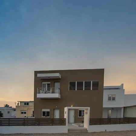 On The Breeze 2 Apartment